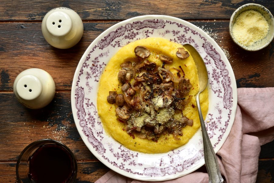 Polenta ai funghi porcini | Paioli di rame e spianatora